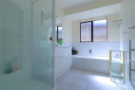 Photo of property in 104 Westerham Drive, Dannemora, Auckland, 2016