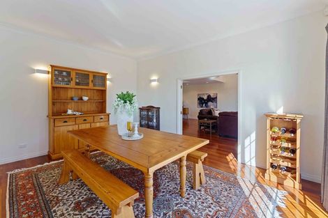 Photo of property in 105 Winara Avenue, Waikanae, 5036