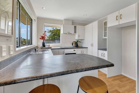 Photo of property in 16 Meridian Grove, Kelvin Grove, Palmerston North, 4414