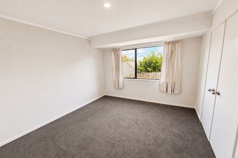 Photo of property in 3 Kadina Place, Botany Downs, Auckland, 2010