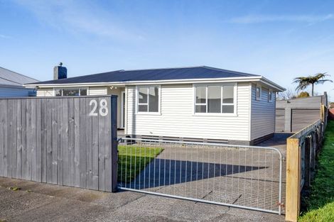 Photo of property in 28 Hunter Street, Hawera, 4610