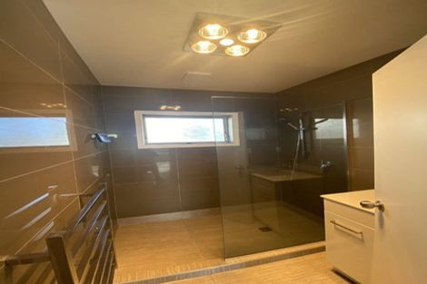 Photo of property in 1/60 Bruce Road, Glenfield, Auckland, 0629