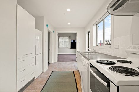 Photo of property in 195 Macandrew Road, South Dunedin, Dunedin, 9012