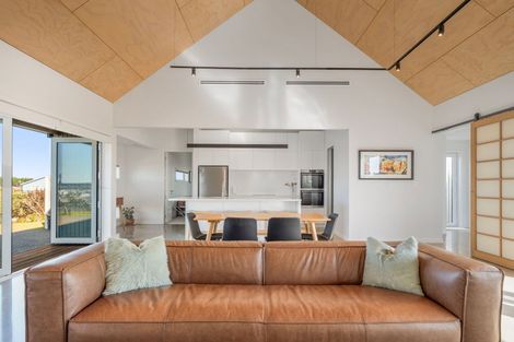 Photo of property in 2 Rangeview Rise, Foxton Beach, Foxton, 4815