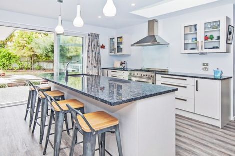 Photo of property in 11 Courtfield Close, Parklands, Christchurch, 8083