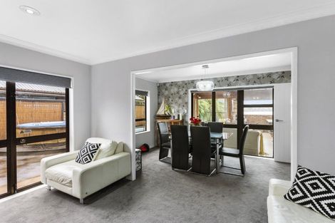 Photo of property in 15 Freelance Terrace, Pahurehure, Papakura, 2113