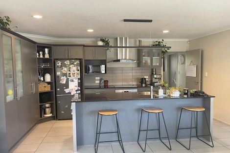 Photo of property in 6 Sophies Way, Papamoa Beach, Papamoa, 3118