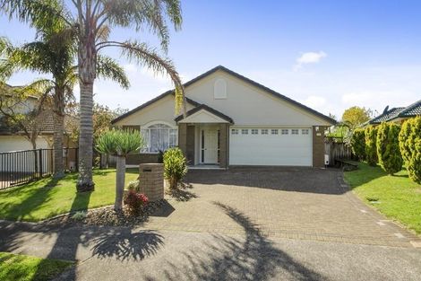 Photo of property in 4 Delmont Close, East Tamaki Heights, Auckland, 2016