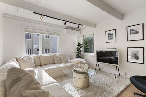 Photo of property in 18 Cottleville Terrace, Thorndon, Wellington, 6011