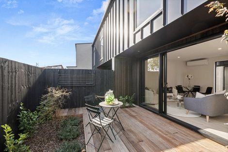 Photo of property in 2/9 Innes Road, St Albans, Christchurch, 8052