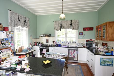 Photo of property in 10 Rangiora Road, Kaiwaka, 0573