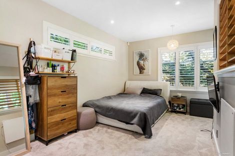 Photo of property in 55 Pupuke Road, Birkenhead, Auckland, 0627