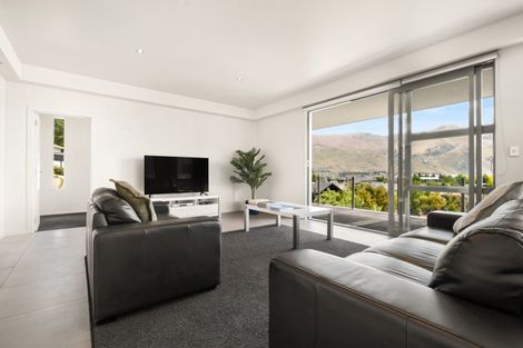 Photo of property in 5 Bovett Place, Wanaka, 9305