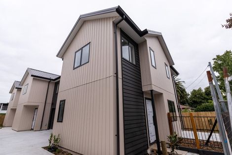 Photo of property in 1/4 Marama Street, Castor Bay, Auckland, 0620