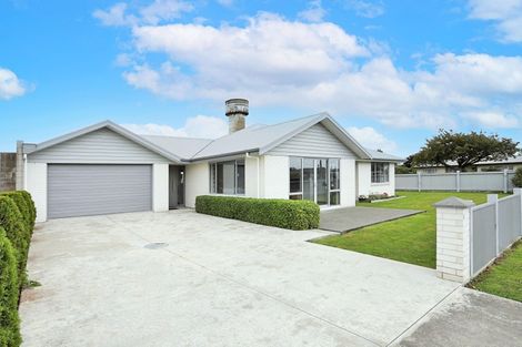 Photo of property in 12 Queen Street, Winton, 9720