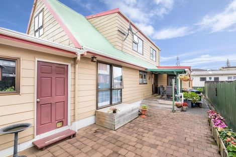 Photo of property in 2/27 Rogan Street, Mount Roskill, Auckland, 1041
