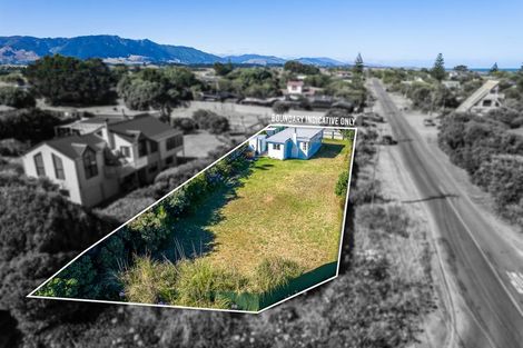 Photo of property in 345 Te Horo Beach Road, Te Horo Beach, Otaki, 5581