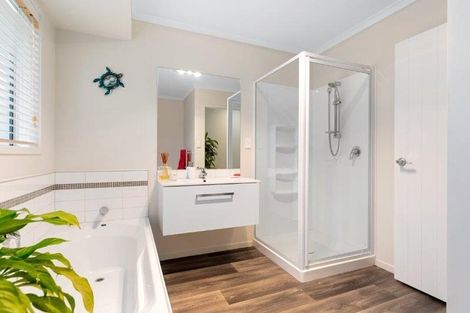 Photo of property in 2 Dayna Avenue, Ohauiti, Tauranga, 3112