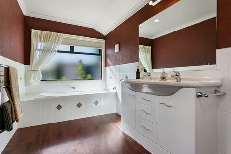 Photo of property in 14 Mirbeck Avenue, Cambridge, 3434