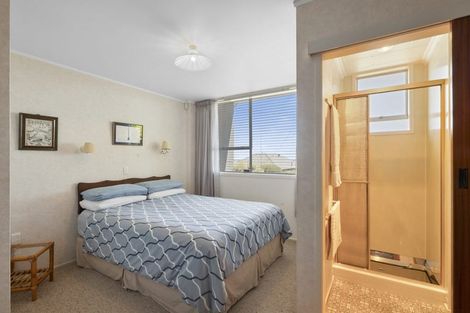 Photo of property in 128 Pendarves Street, New Plymouth, 4312