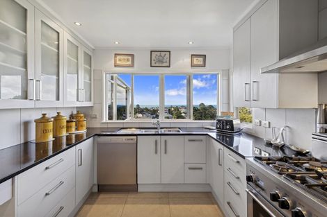 Photo of property in 493 East Coast Road, Murrays Bay, Auckland, 0630