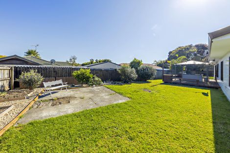 Photo of property in 12 Rosemead Place, Randwick Park, Auckland, 2105