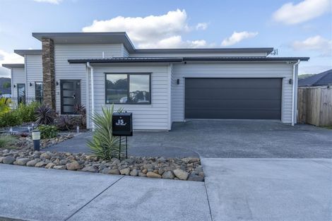 Photo of property in 15 Van Rixel Drive, Kumeu, 0810