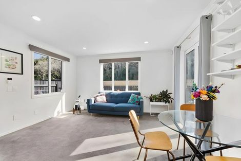 Photo of property in 25 Omar Street, Khandallah, Wellington, 6035