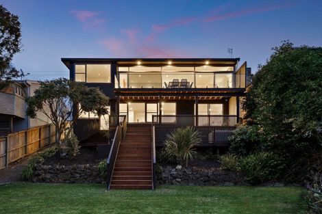 Photo of property in 181 Glenfield Road, Hillcrest, Auckland, 0627