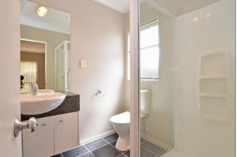 Photo of property in 32 Espalier Drive, Henderson, Auckland, 0612