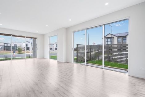 Photo of property in 8 Wairepo Street, Takanini, 2112
