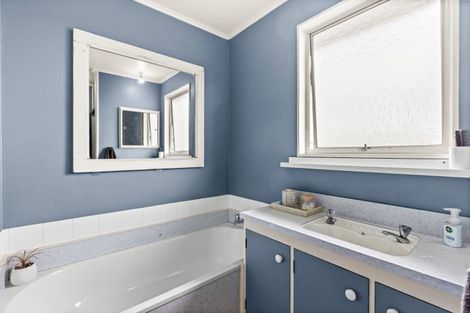 Photo of property in 56 Wynyard Crescent, Tamatea, Napier, 4112