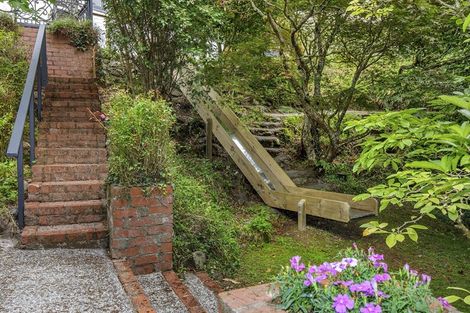 Photo of property in 124 Kamahi Street, Stokes Valley, Lower Hutt, 5019