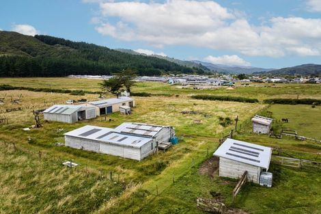 Photo of property in 112 Upper Fitzherbert Road, Wainuiomata, 5373