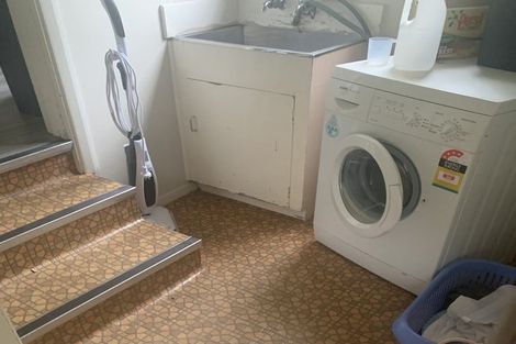 Photo of property in 8 Auburn Avenue, Upper Riccarton, Christchurch, 8041