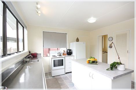 Photo of property in 7 Punga Street, Tangimoana, 4822