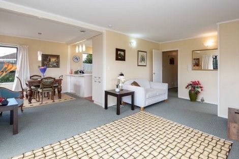 Photo of property in 1/11 Majesty Place, Half Moon Bay, Auckland, 2012