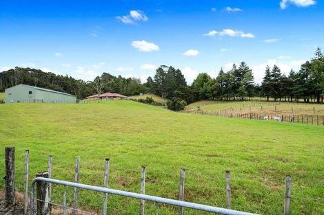 Photo of property in 97 Arrowsmith Road, Waitakere, Henderson, 0782