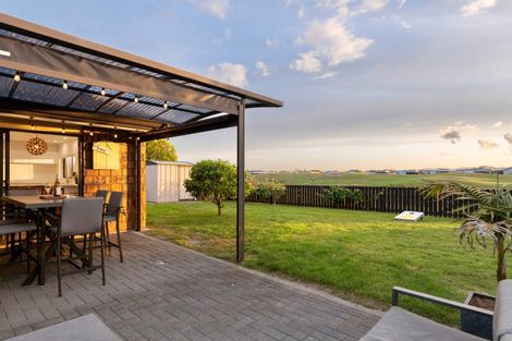 Photo of property in 21 Nicole Place, Papamoa Beach, Papamoa, 3118