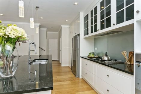 Photo of property in 19 Lynden Avenue, Hillcrest, Auckland, 0627