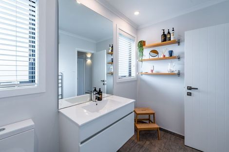 Photo of property in 84 Helwick Street, Wanaka, 9305