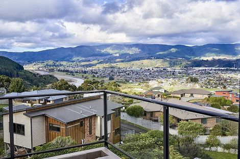 Photo of property in 15 Swain Grove, Riverstone Terraces, Upper Hutt, 5018