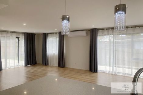 Photo of property in 98 Cardiff Road, Pakuranga, Auckland, 2010