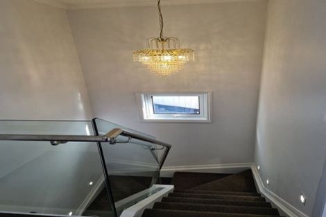 Photo of property in 36 Trias Road, Totara Vale, Auckland, 0629