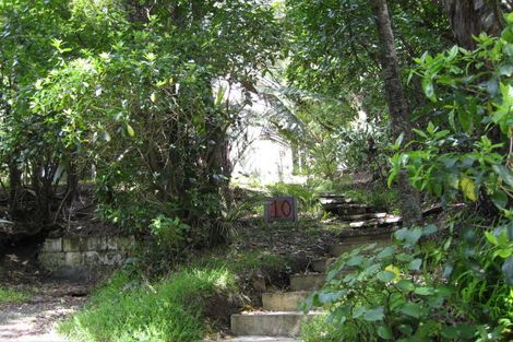 Photo of property in 10 Sylvan Glade, Piha, 0772