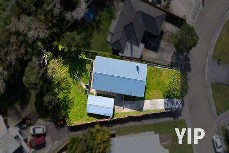 Photo of property in 7 Loasby Crescent, Newlands, Wellington, 6037