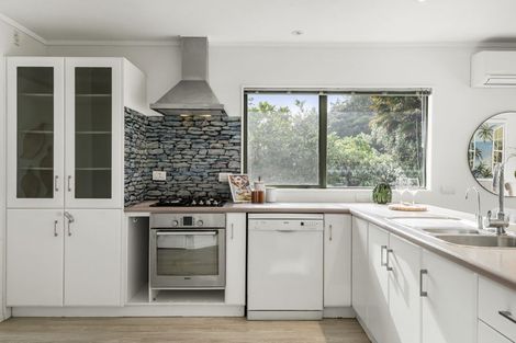 Photo of property in 43 Unsworth Drive, Unsworth Heights, Auckland, 0632