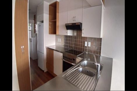 Photo of property in 2/198 Hurstmere Road, Takapuna, Auckland, 0622