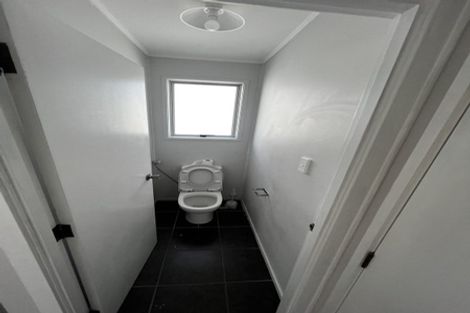 Photo of property in 17 Sabot Place, Massey, Auckland, 0614