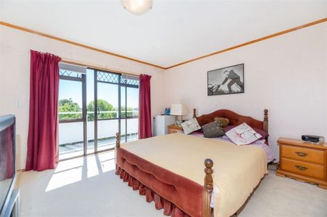 Photo of property in 178 Sturges Road, Henderson, Auckland, 0612